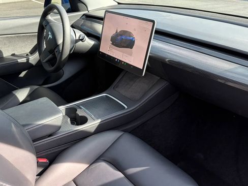Used 2022 Tesla Model Y Performance AWD/4WD image 14