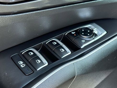 Used 2025 Kia Sorento S w/ Panoramic Sunroof Package FWD image 21