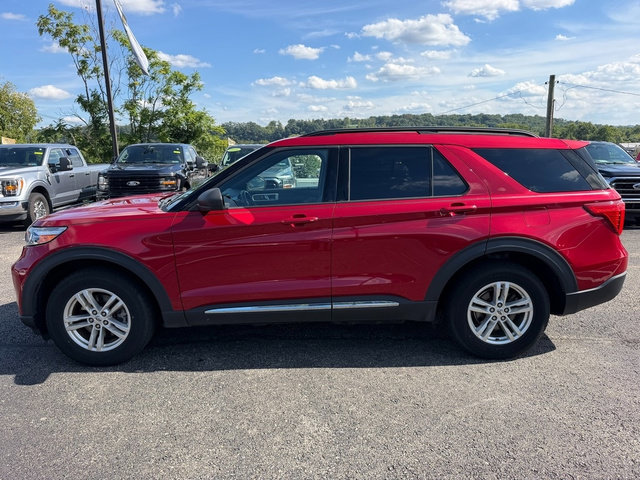 Used 2020 Ford Explorer XLT w/ Equipment Group 202A AWD/4WD image 2
