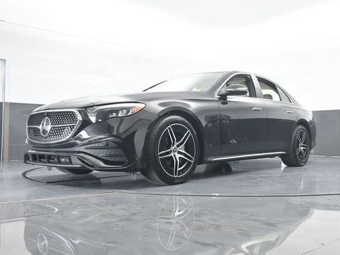 Used 2025 Mercedes-Benz E 350 4MATIC Sedan image 60