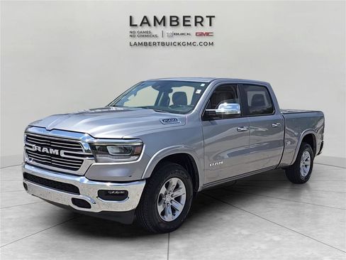 Used 2022 RAM 1500 Laramie AWD/4WD image 1