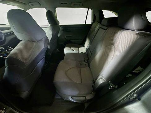 Used 2023 Toyota Highlander LE FWD image 22