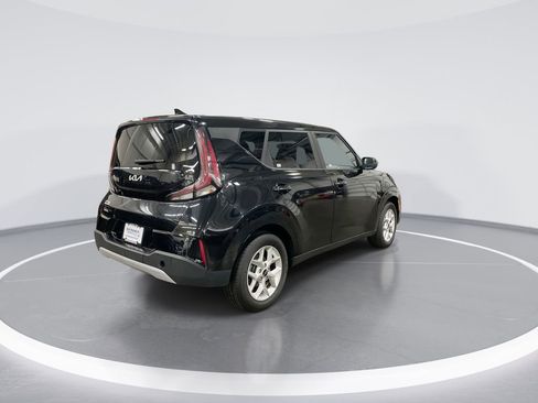 Used 2023 Kia Soul LX w/ LX Technology Package image 8