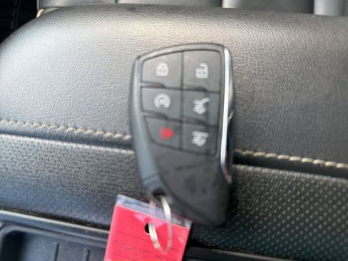 Used 2021 GMC Yukon SLT w/ SLT Premium Package AWD/4WD image 32