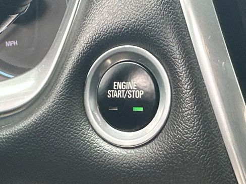 Used 2022 Chevrolet Traverse LT AWD/4WD image 25