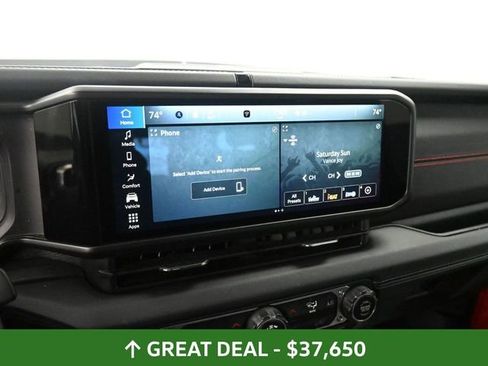 Used 2024 Jeep Wrangler Unlimited Rubicon AWD/4WD image 36