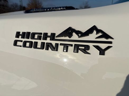 Certified 2023 Chevrolet Silverado 2500 High Country w/ Technology Package image 13
