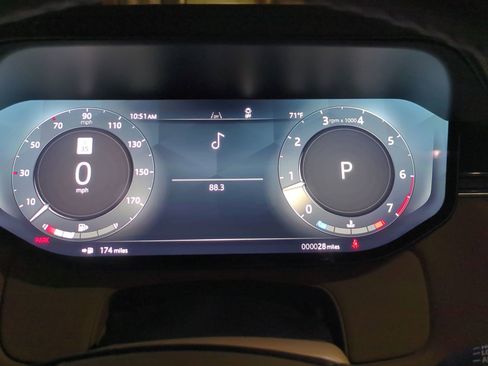 New 2026 Land Rover Range Rover Long Wheelbase SE AWD/4WD image 18