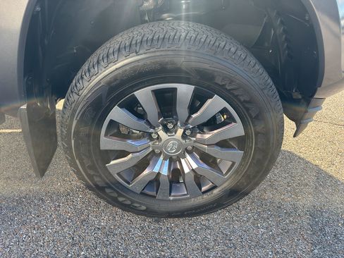 Used 2022 Toyota Tacoma Limited image 25