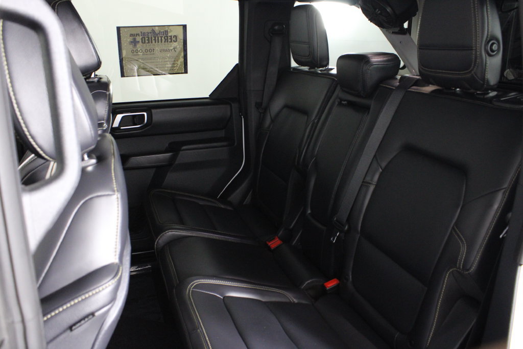 Used 2025 Ford Bronco Badlands AWD/4WD image 19