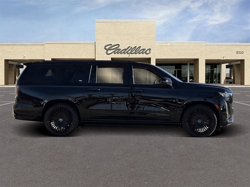 Certified 2022 Cadillac Escalade ESV Sport w/ Touring Package image 4