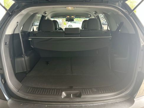 Used 2011 Kia Sorento LX w/ Convenience Pkg FWD image 32