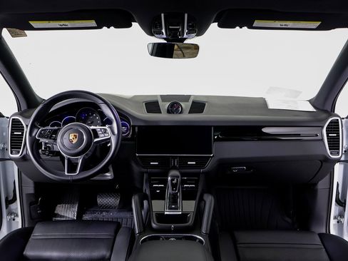 Certified 2022 Porsche Cayenne image 7