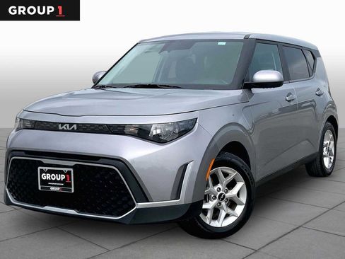 Used 2023 Kia Soul LX w/ Option Group 015 FWD image 1