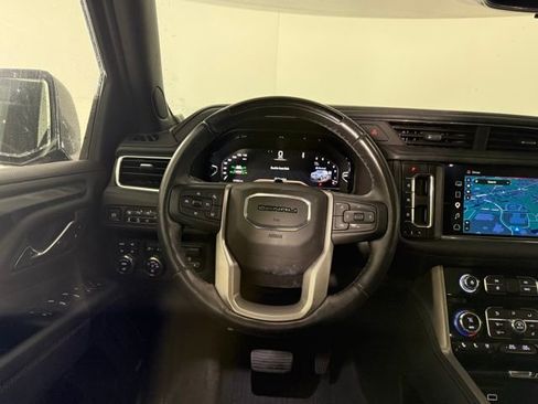 Used 2023 GMC Yukon Denali w/ Denali Reserve Package image 25