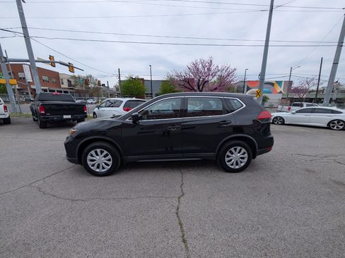 Used 2017 Nissan Rogue S image 9