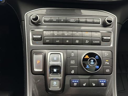 Certified 2022 Hyundai Santa Fe Limited image 32