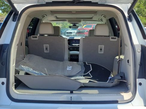 Used 2022 GMC Acadia Denali w/ Denali Ultimate Package AWD/4WD image 9