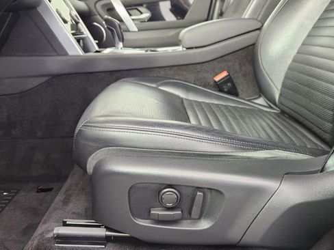 Used 2020 Land Rover Discovery Sport S image 11
