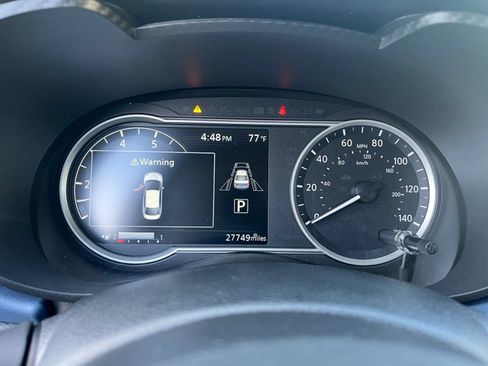 Used 2025 Nissan Versa SV FWD image 38