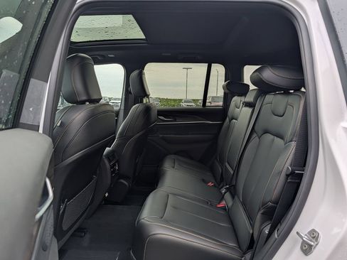 New 2026 Jeep Grand Cherokee Limited AWD/4WD image 6