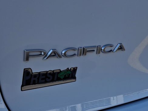 Used 2026 Chrysler Pacifica Pinnacle w/ Trailer Tow Group FWD image 29