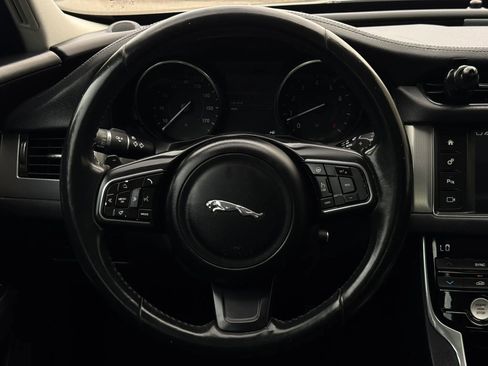 Used 2017 Jaguar XF Prestige RWD image 32