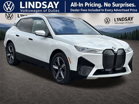 Used 2023 BMW iX xDrive50 w/ Sport Package AWD/4WD image 1