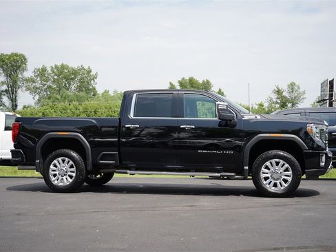 Used 2022 GMC Sierra 2500 Denali image 2