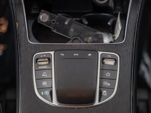 Used 2021 Mercedes-Benz GLC 300 4MATIC image 24