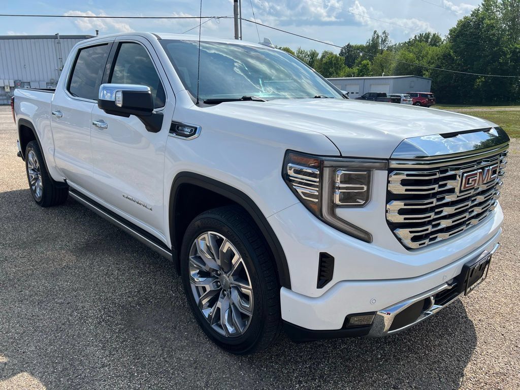 Used 2023 GMC Sierra 1500 Denali w/ Denali Reserve Package AWD/4WD image 7