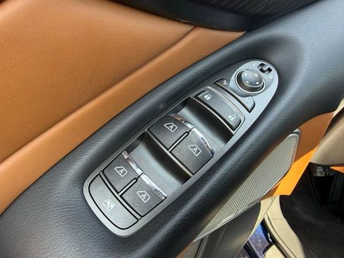 Used 2023 INFINITI Q50 Sensory image 16