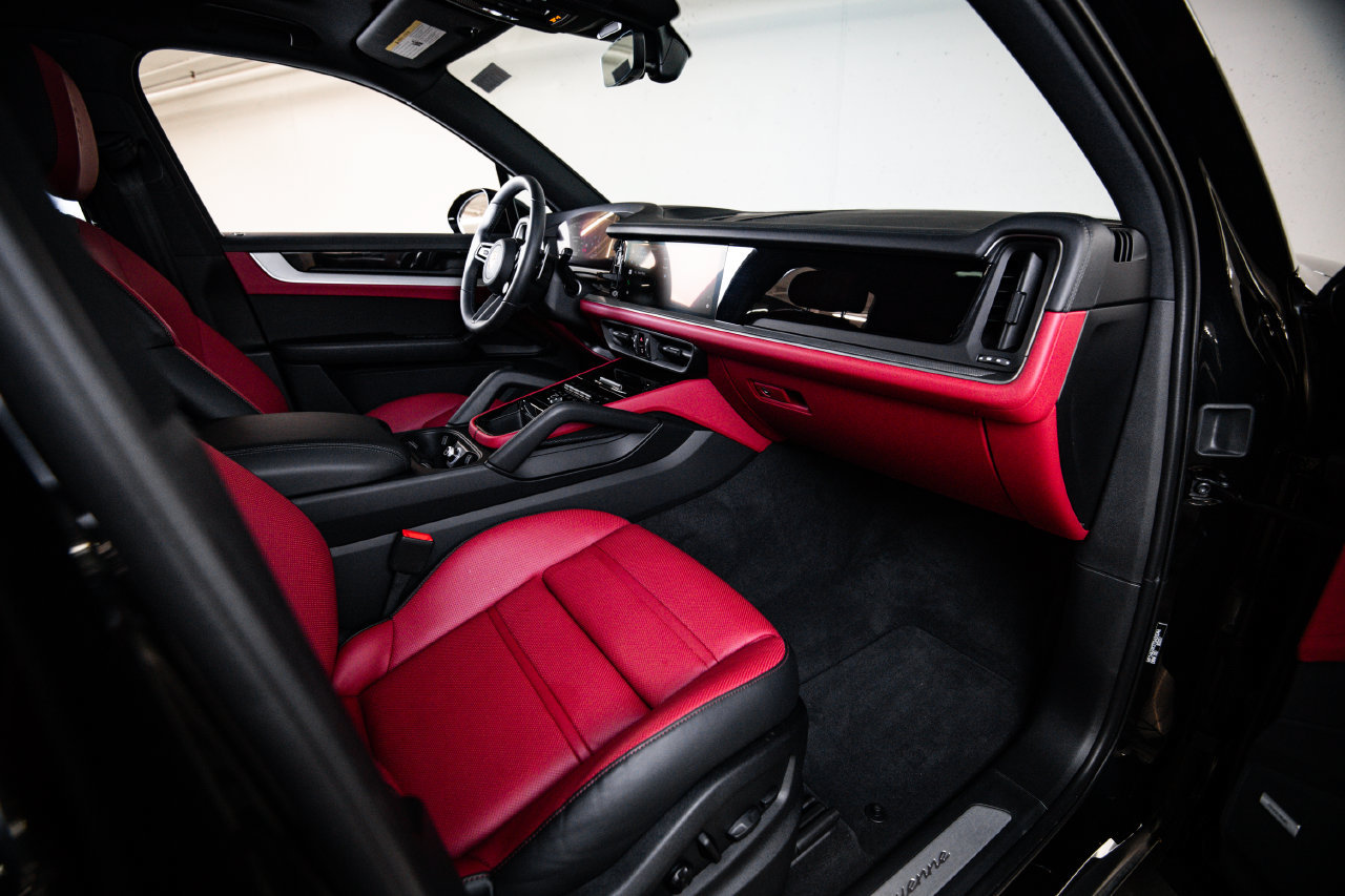 Certified 2026 Porsche Cayenne AWD/4WD image 28
