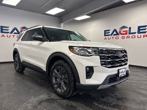 New 2026 Ford Explorer Active w/ Active Comfort Package image 2