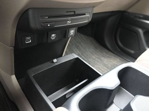 Used 2024 Honda Odyssey Touring image 35