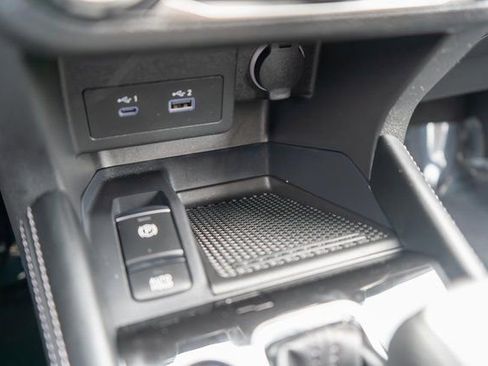 Used 2023 Nissan Kicks SV image 29