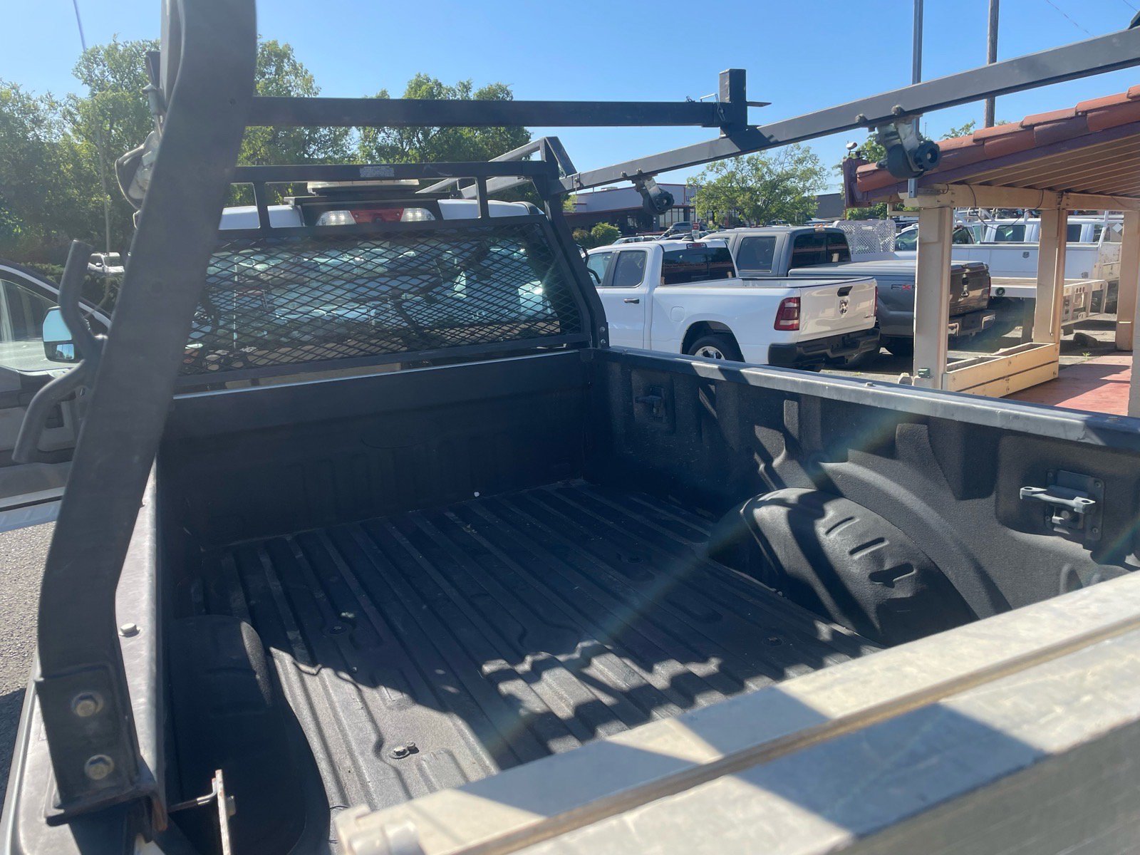 Used 2017 Ford F250 XL w/ Power Equipment Group AWD/4WD image 10