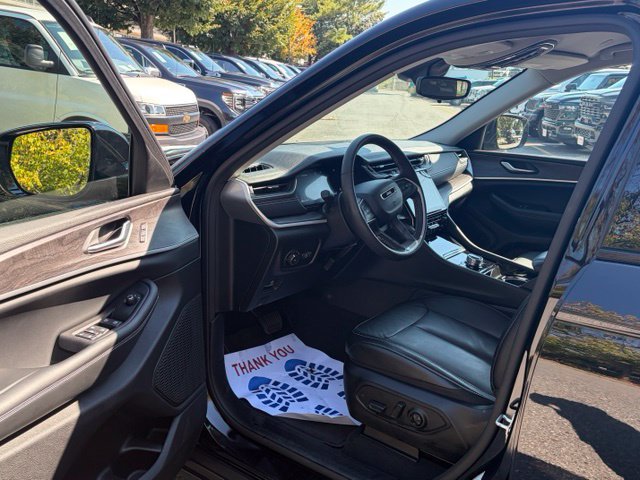 Used 2023 Jeep Grand Cherokee Limited AWD/4WD image 15