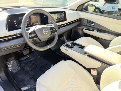 Used 2024 Nissan Ariya FWD image 16