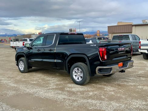 New 2026 GMC Sierra 1500 SLE image 2