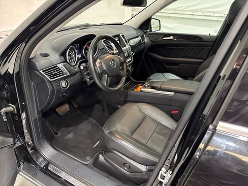 Used 2016 Mercedes-Benz GL 450 4MATIC image 28