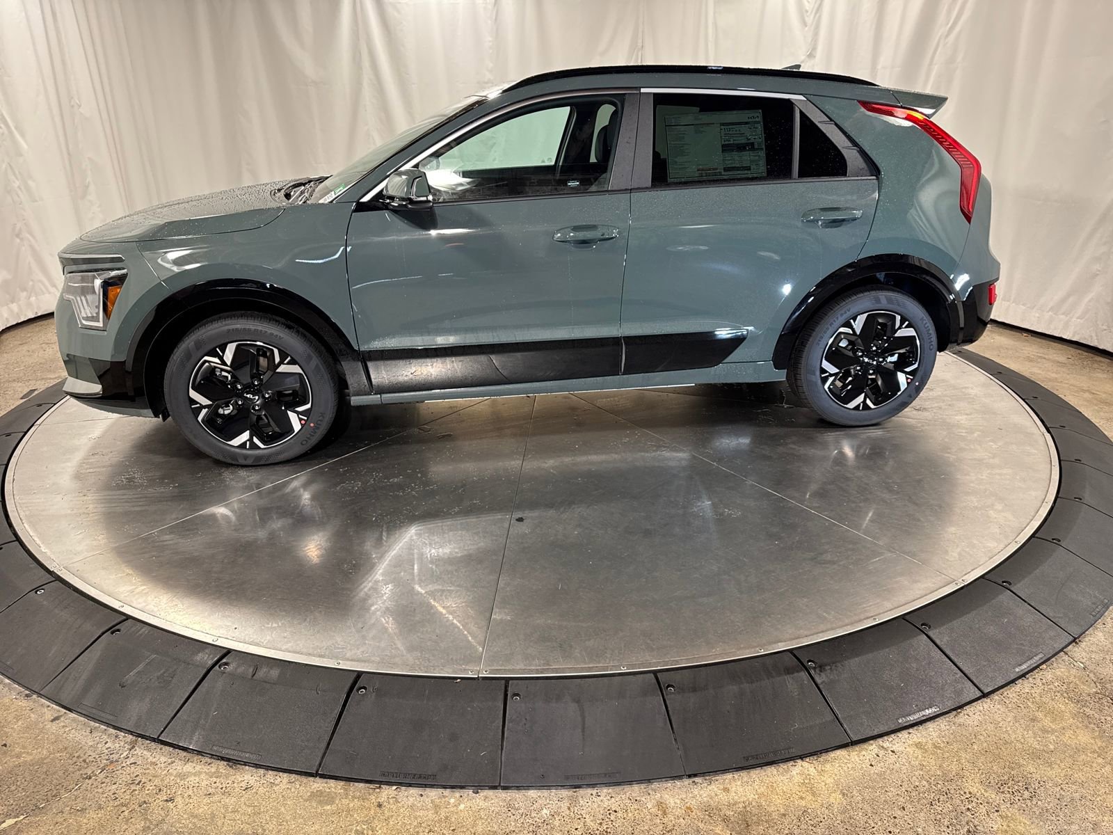 New 2026 Kia Niro Wind w/ Wind Preserve Package FWD image 3