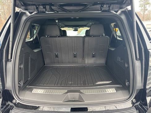 New 2026 Chevrolet Suburban High Country image 15