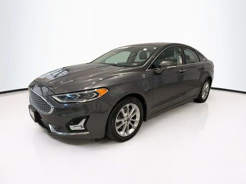 Used 2019 Ford Fusion Energi Titanium image 3