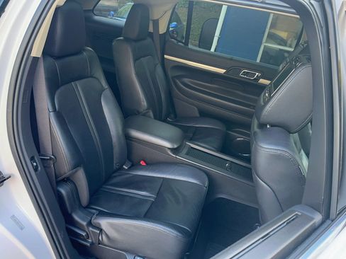 Used 2018 Lincoln MKT AWD w/ Technology Package image 14