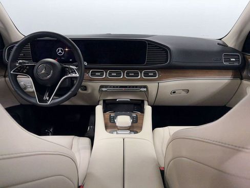 Certified 2025 Mercedes-Benz GLS 450 4MATIC image 25