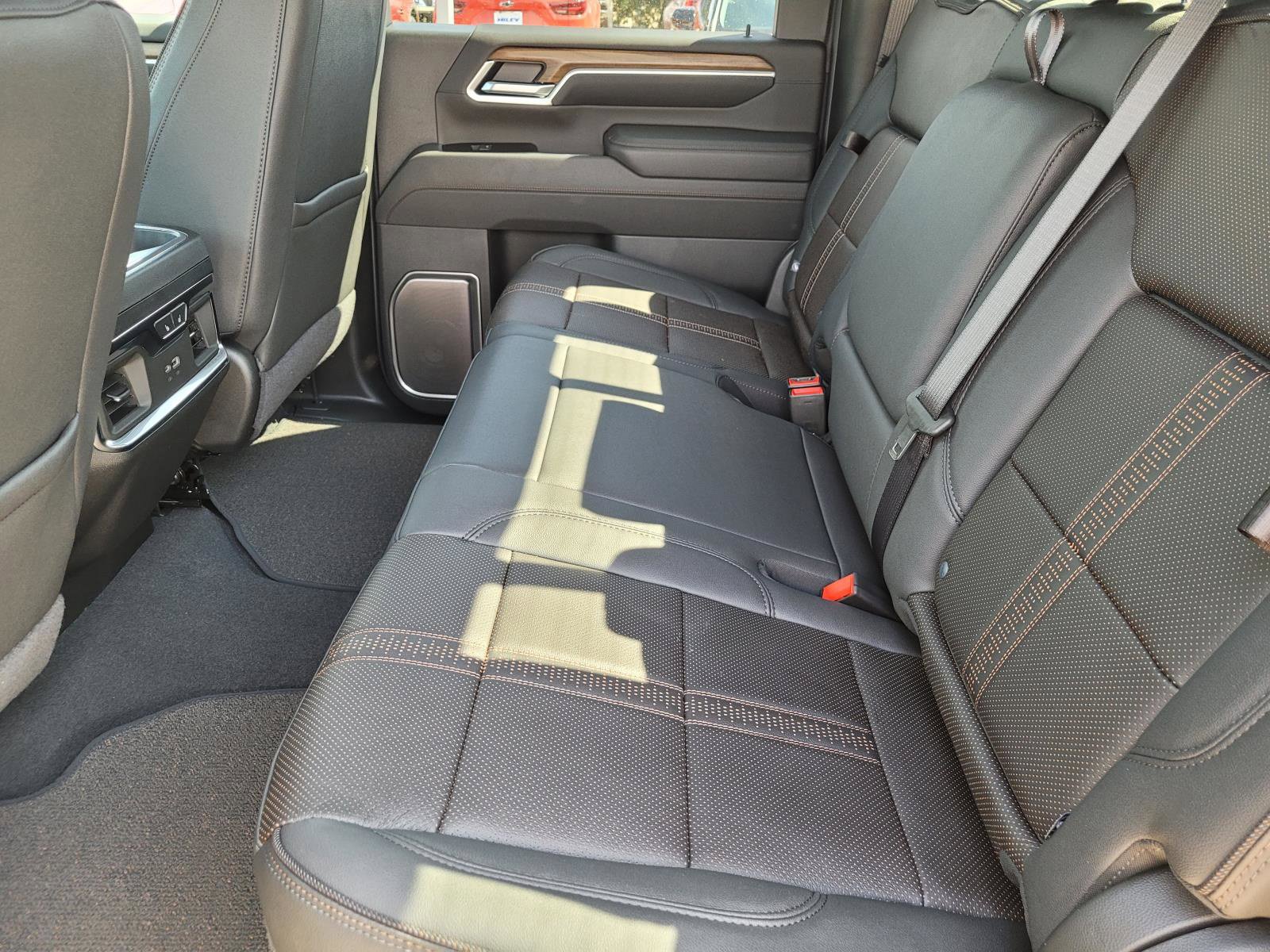 New 2026 Chevrolet Silverado 2500 High Country w/ High Country Premium Package AWD/4WD image 9