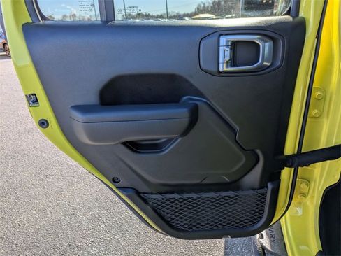 Used 2024 Jeep Gladiator Sport image 25