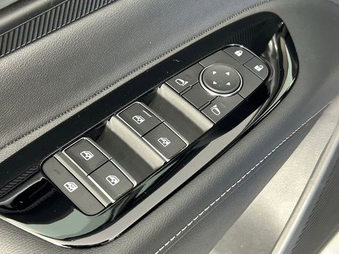 Used 2025 Nissan Murano SV image 35