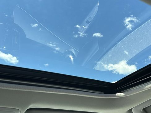 Used 2017 Toyota RAV4 Platinum w/ All Weather Liner Package AWD/4WD image 25